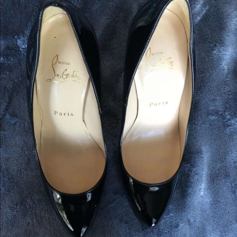 Black Rolando Pumps - Picture 2 of 7